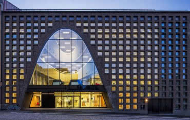 Biblioteka Uniwersytetu w Helsinkach z szybami marki Pilkington